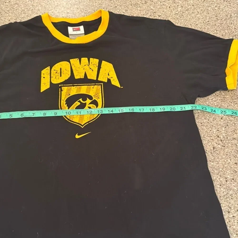 NIKE Y2K Team Iowa Hawkeyes 2000s Ringer T-Shirt Black & Gold